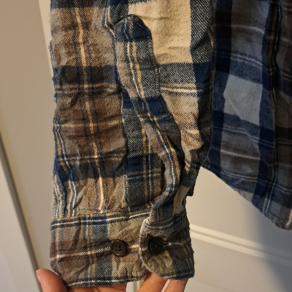 L.L.Bean Cotton Flannel Button Down Shirt - Picture 4 of 7